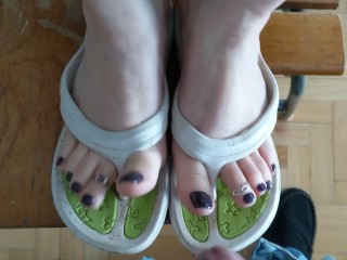 Happy V-day! My gift to my fans: Cum walkin public with_dirty feet and long purple nails