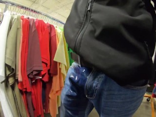 Jeans Meados En La Tienda De Ropa.
