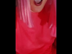 Милая малышка Lika сосет конфетку и играет со своей сладкой дырочкой - Screenshot 11 of 16 - Kink