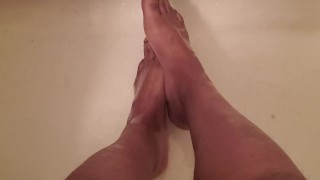 Come lick the oil off my toes (real homemade)