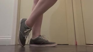 Pés de meias de sapato amadores pela primeira vez vídeo gordinho / Thick bezerros