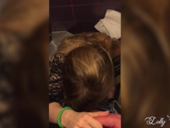 Девушка отсосала и трахнулась в туалете ночного клуба, пока ее парень ждал снаружи - Screenshot 4 of 16 - Oral
