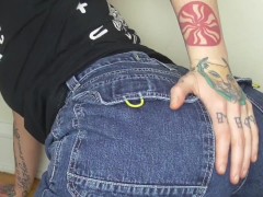 FARTING IN MY VINTAGE JNCO JEANS - Screenshot 7 of 16 - Farting