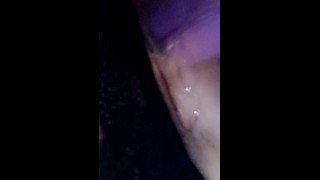 Chica sexy masturbándose y chorreando 
