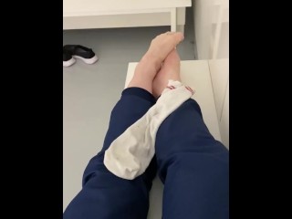 Носки прочь после учебного дня!