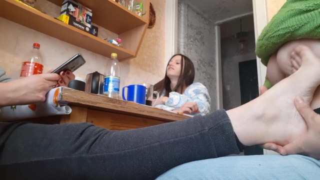 Игра правда или действие превратилась в траходром на кухне - Lesbian_illusion