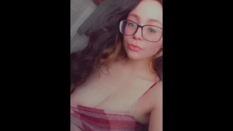 Amateur M.I.L.F Shakes Ass For Snapchat Fans 