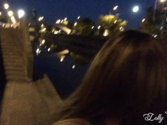 Рискованный публичный секс на набережной на виду у многоэтажного дома - Screenshot 7 of 16 - Kink