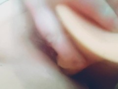 Девушка мастурбирует свою киску и толкает туда резиновый член - Screenshot 16 of 16 - Masturbation