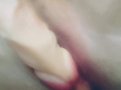 Девушка мастурбирует свою киску и толкает туда резиновый член - Screenshot 5 of 16 - Girl Plays