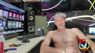 Chase Timber Justa9er большой белый член в майке поглаживает для вас