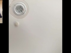 【女装】私服〇学生が天井の電球を取り換え、逆さ撮りで可愛い白パンチラ！ - Screenshot 2 of 16 - Japanese
