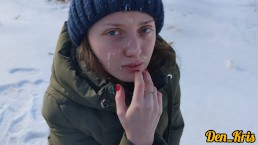 зимний секс на машине с голубоглазой красоткой в куртке , любит делать минет сперма на лице и одежде