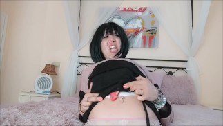 太可怕了！我肚子里有个外星人！