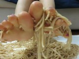 Spaghetti feet