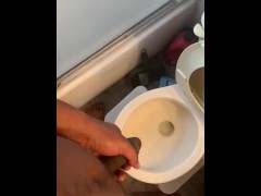 Peeing  - Screenshot 4 of 16 - Mrmontel