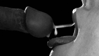 Slow Motion Sperma in mond! Model slikt een enorme lading sperma na fotoshoot