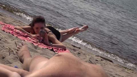 DICK FLASH OP STRAND Kleine lul openbaar flashen