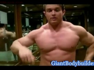 When I Met Derek the Big & Super Sexy Bodybuilder !