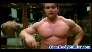 When I met Derek the big & super sexy bodybuilder !