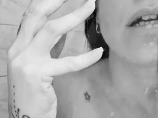 Femdom_Wet Kisses - spit & lip fetish