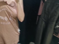 Горячая девушка в примерочной подборка - Screenshot 14 of 16 - Public Flashing Tits