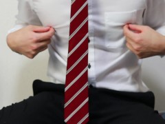 スーツのまま透明オナホで気持ちよく喘ぐ日本人男性のオナニー - Screenshot 2 of 16 - Japanese
