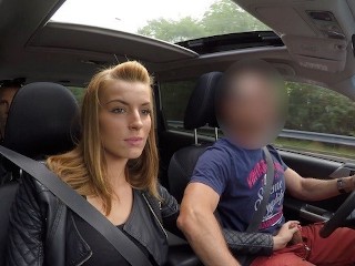 HUNT4K Chick Met Perfecte Kont En Borsten Wordt Betaald Voor Seks in De Auto