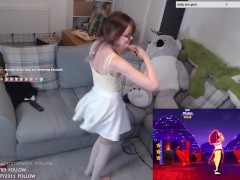 CUTE TWITCH STREAMER GIRL DANCING TO SHAKIRA (SHYPHOEBE)