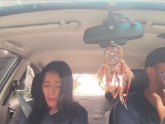 Come en el auto mientras su vibrador está encendido