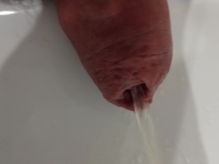 Extreme Nahaufnahme, Vorhautpisse