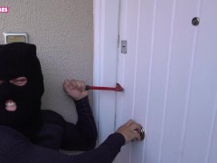 SUGARBABESTV : Ελληνίδες Νοικοκυρές Ονειρεύονται Ψωλές - Screenshot 2 of 16 - Sugarbabes