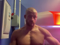 Tanning - Screenshot 10 of 16 - Six Pack