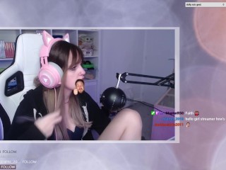 Nude streamers caught Twitch Streamer