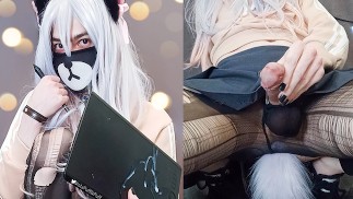 CUTE NEKO TRANS пресперма в анальной пробке порванные колготки и косплей САГИРИ ИЗУМИ для КАМШОТА на планшете