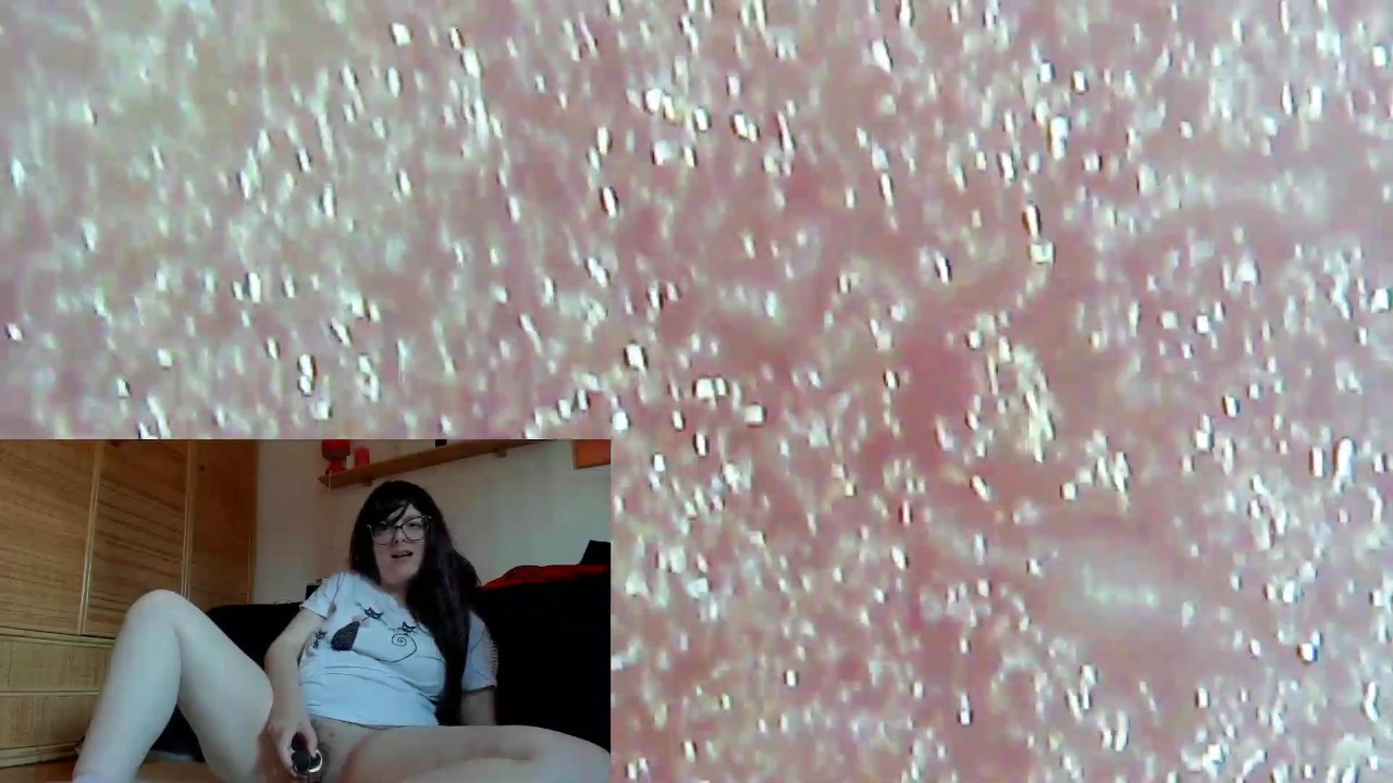 您的意大利女巨人使用这款内窥镜将您放到她的阴户内