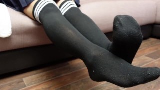 섹시한 여학생 드레스 무릎 양말 흰색 검정색 쇼 다리 팬티 스타킹 스타킹 스타킹 발 페티쉬
