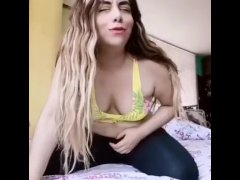 Giantess Debora Vore and digest you [SFX]