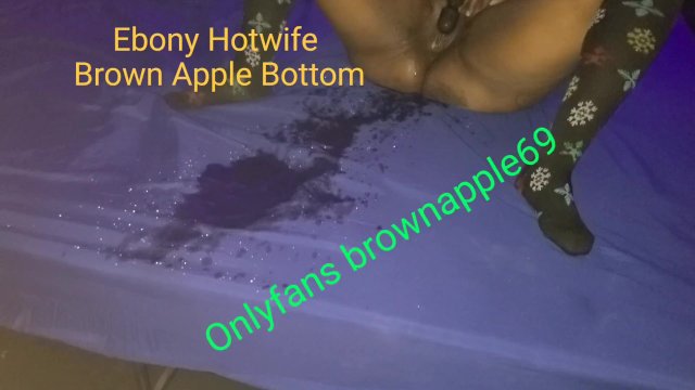 Hotwife Squirts like a River 
