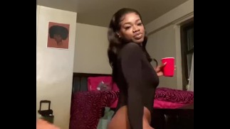 grasso che rimbalza per il mio fratellastro (Keisha Minaj)
