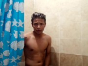 Preview 6 of Me masturbo en el baño de mi casa (casi me pillan)
