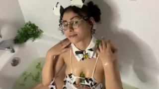 Femme de ménage au lait cosplay