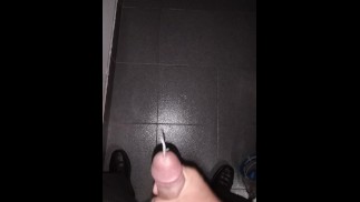 我再也受不了了，我来到办公室