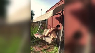 РАЗДЕВАНИЕ ДОГОЛА НА УЛИЦЕ С СОСЕДЯМИ НА УЛИЦЕ