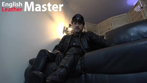 Leather Master te transforma em um vira-lata irracional com suas botas, verbais, luvas e botas PREVIEW