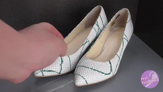 恋鞋癖：在白色高跟鞋上嬉戏