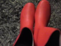 Squeaky Red Boots - Screenshot 1 of 16 - Squeak