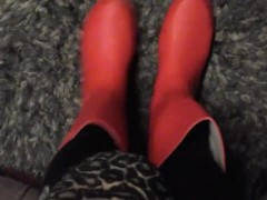 Squeaky Red Boots - Screenshot 14 of 16 - Boots