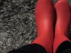 Squeaky Red Boots - Screenshot 5 of 16 - Boot Domination