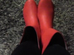 Squeaky Red Boots - Screenshot 9 of 16 - Boots